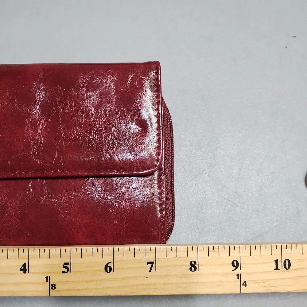 Mundi Big Fat Wristlet Wallet Womens Red Leather Classic Magnetic Flap Closure